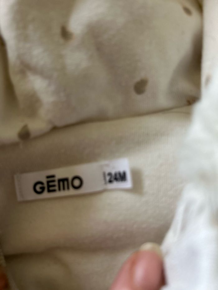 Très belle veste capuche 🥰 douce taille 24 mois de chez gemo - photo numéro 3