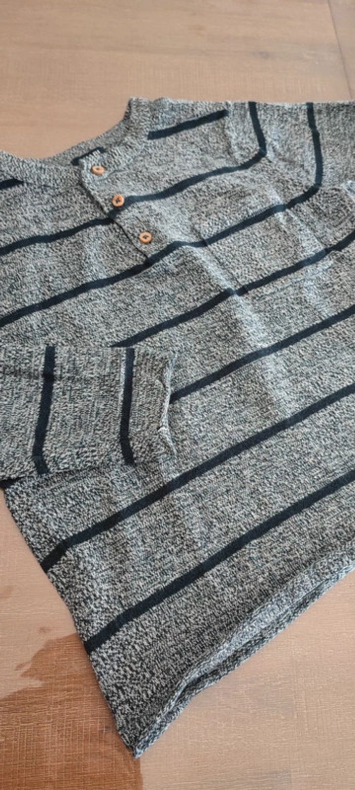 Pull fin gris chiné rayé 4 ans