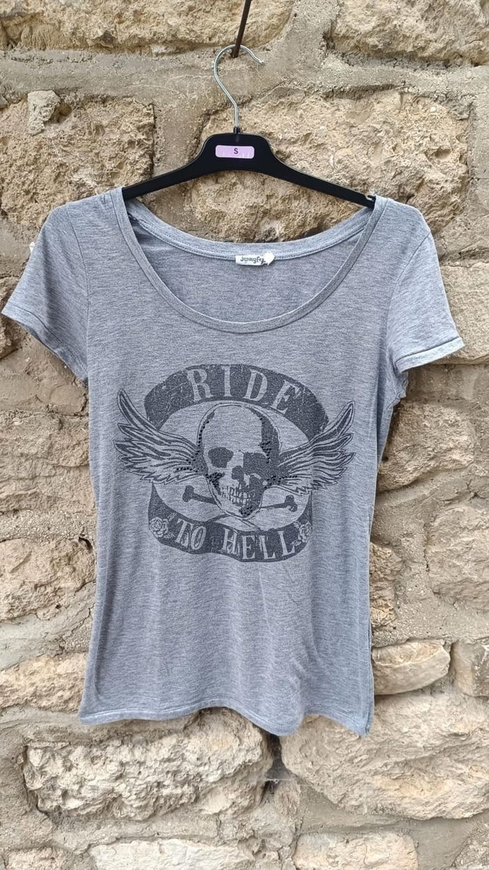 T-shirt femme taille S Jennyfer - photo numéro 1