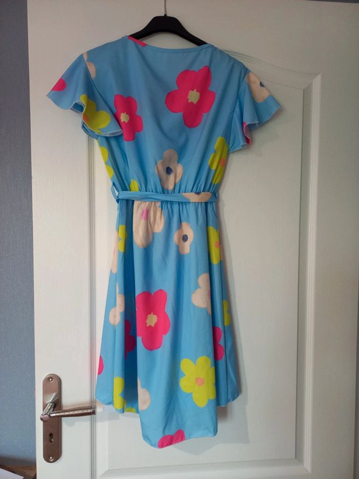 Robe à fleurs - photo numéro 3