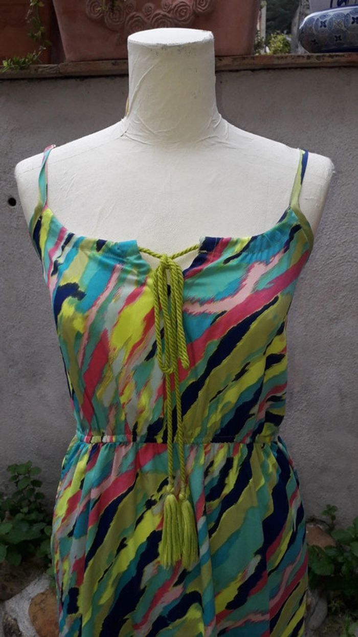 Robe d'été multicolore à fines bretelles réglables - photo numéro 2