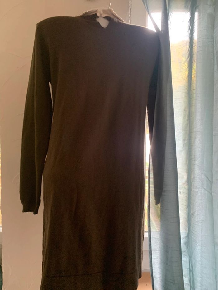 Robe pull Kilky taille M-L kaki perle au col blanc - photo numéro 7