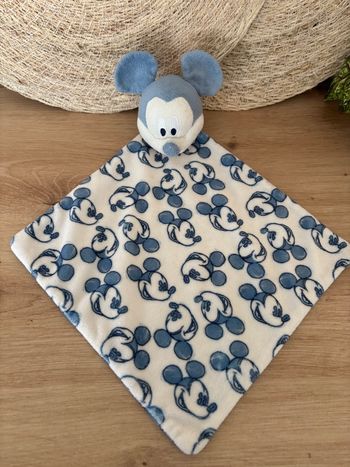 Doudou plat tête de Mickey bleu blanc primark Disney 