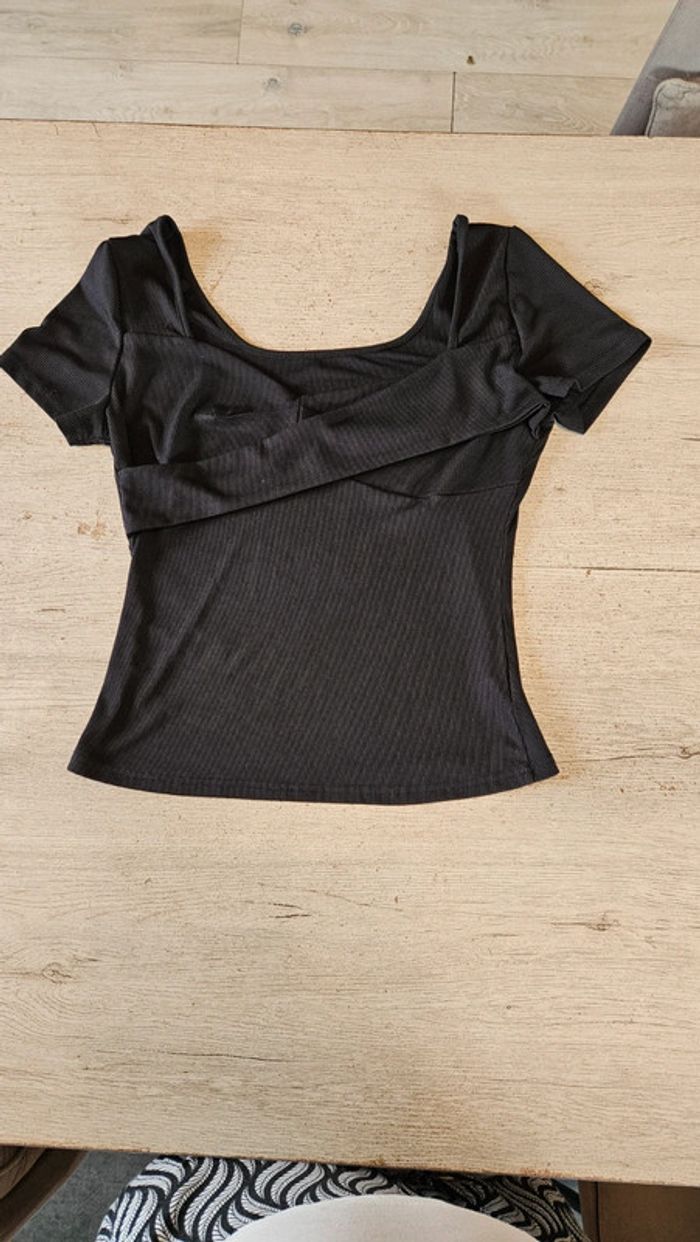 Blouse cotellée, noire à manches courtes , avec rabat, Shein, XL, nickel