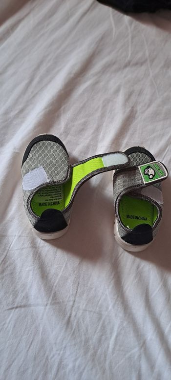Chaussons confortables neuf T22 