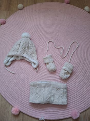 Bonnet + cache cou + mouffles