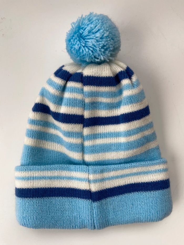 Bonnet avec pompon - photo numéro 2