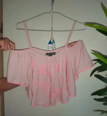 Top asymétrique rose