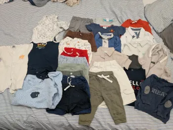 Gros lot 26 vêtements bébé garçon – 9 mois – très complet