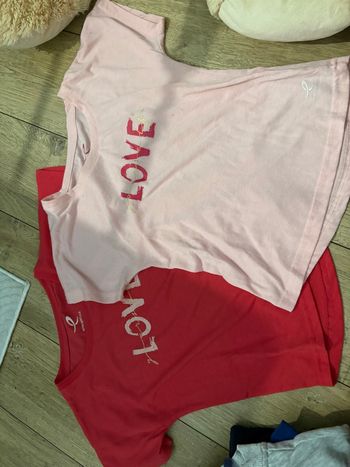 2 t-shirts de sport 8 ans 