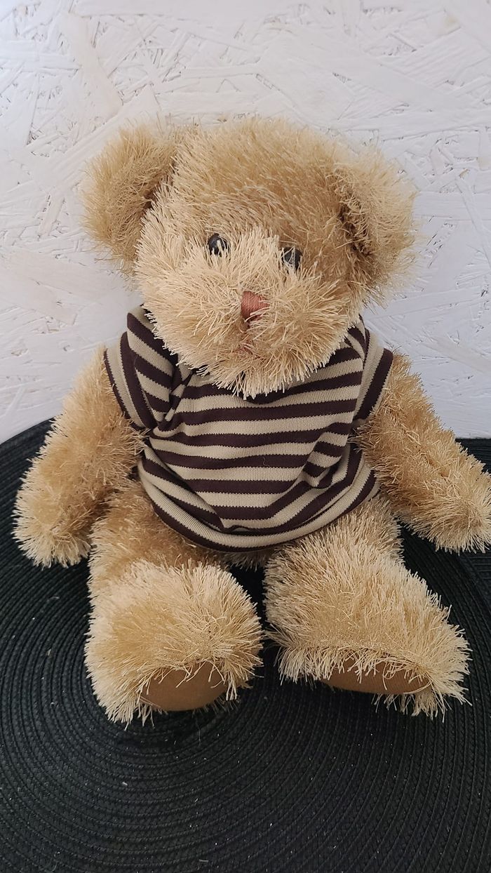 peluche ours beige tee shirt marron ligné