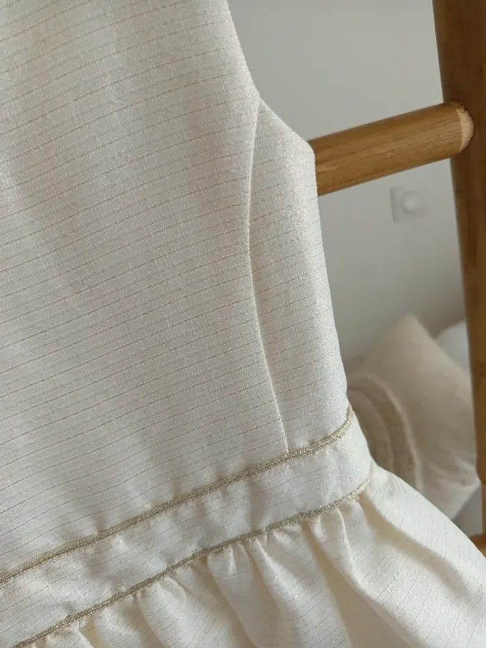 Robe blanche et dorée de fête / cérémonie 8 ans - photo numéro 3