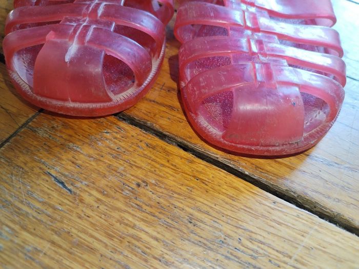 Sandales meduse rouge
Enfants Pointure 30 - photo numéro 4