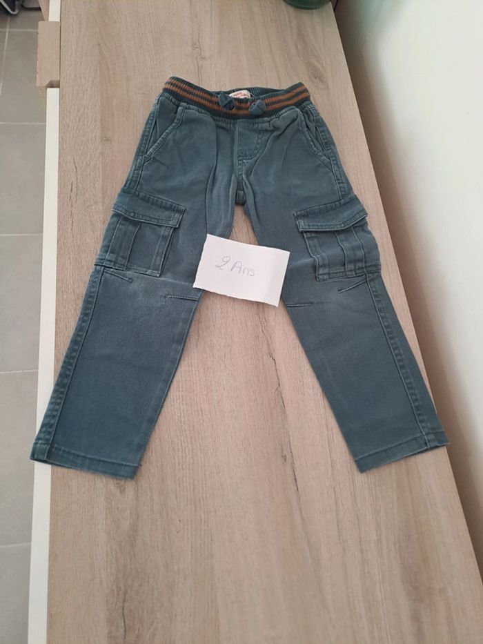 Pantalon 2 ans du pareil au même