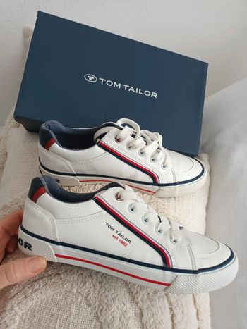 Jolie paire de baskets Tom Tailor pointure 33