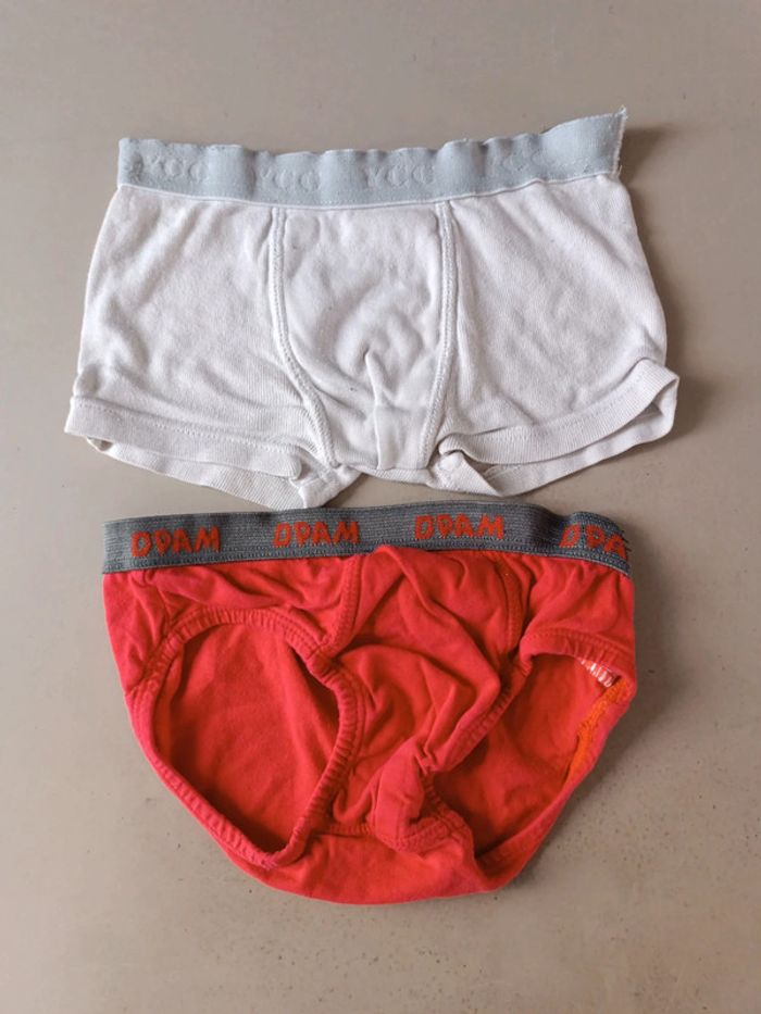 Lot de 2 slips DPAM et YCC. Taille 4 ans