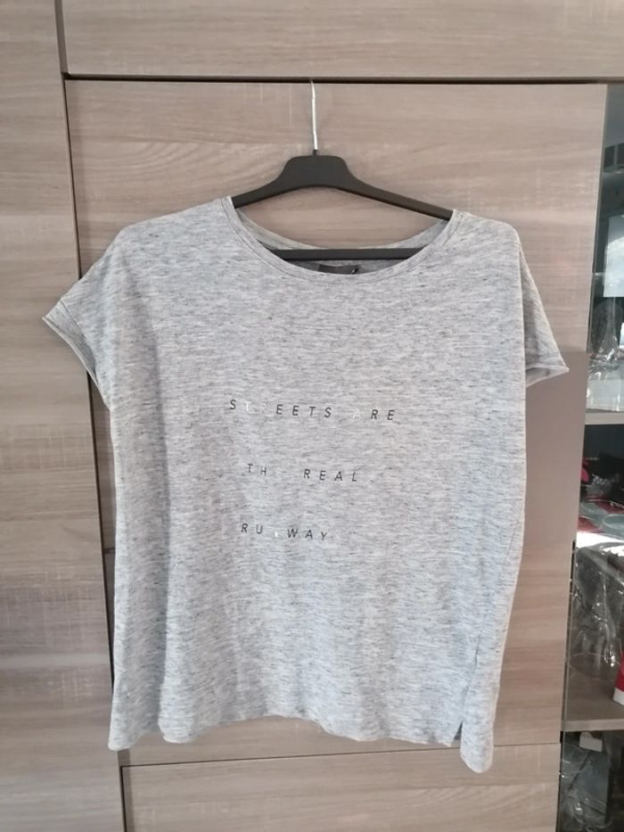 T-shirt yessica de chez c&a taille M
