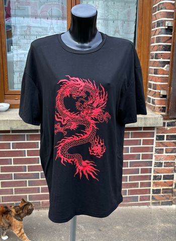 🐉 T-shirt noir oversize motif dragon rouge – Taille XS (34) 