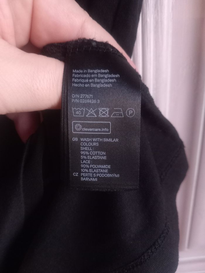 Tee-shirt noir avec dentelle H&M - photo numéro 5