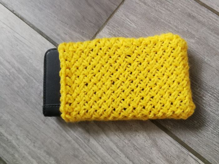 Etui à lunettes en acrylique jaune sans fermoir - photo numéro 3