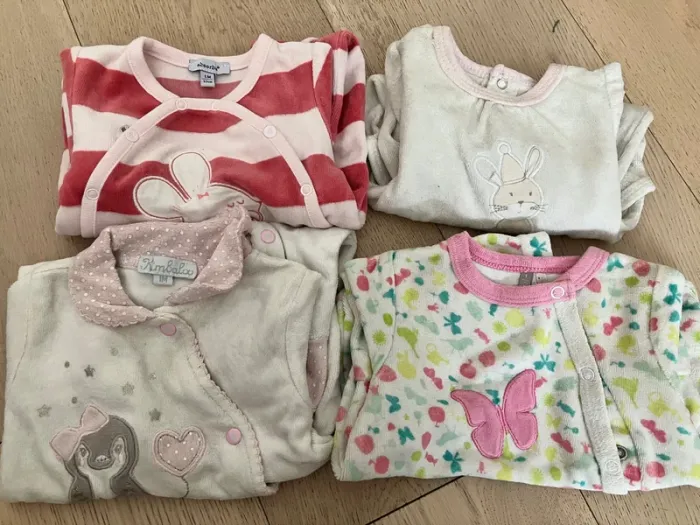 Lot 14 vêtements bébé fille 1 mois printemps/automne/hiver - photo numéro 2