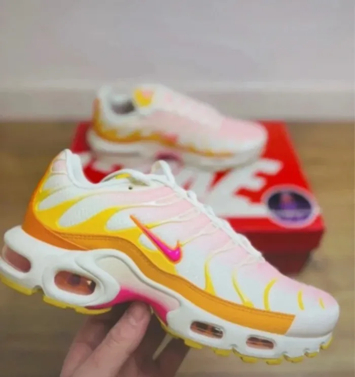Nike Air Max Plus TN Hyper Pink Solar Flare Taille 38.5