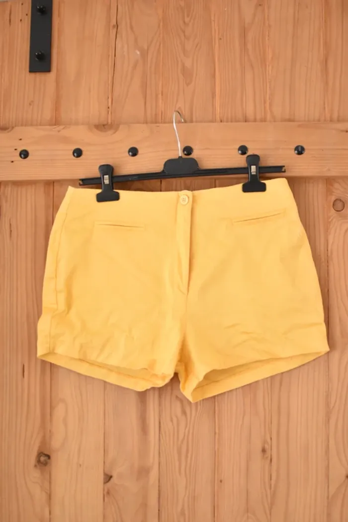 Short vintage jaune – Taille 38 – bon état - photo numéro 8