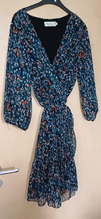 Robe courte, manches 3/4 lola liza taille 38