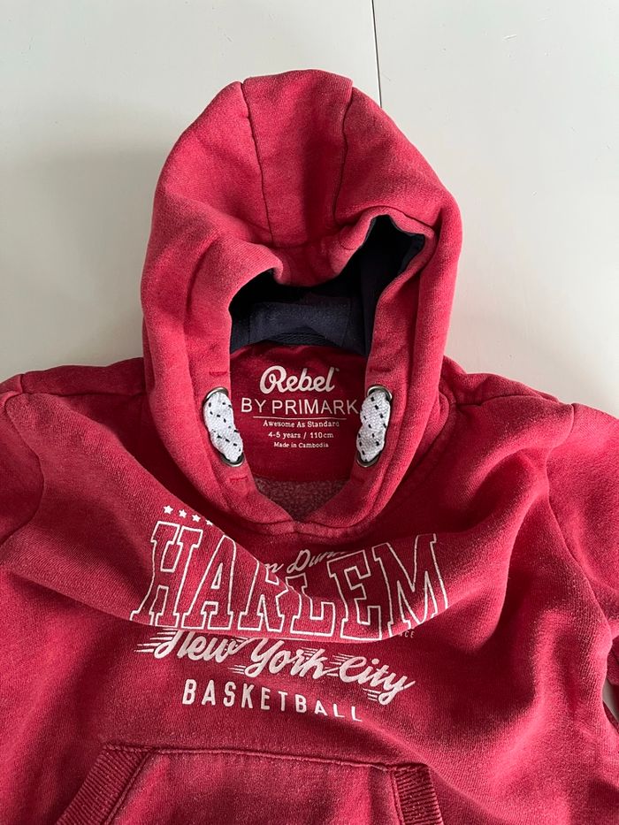 Sweat à capuche rouge basketball 4 ans - photo numéro 3