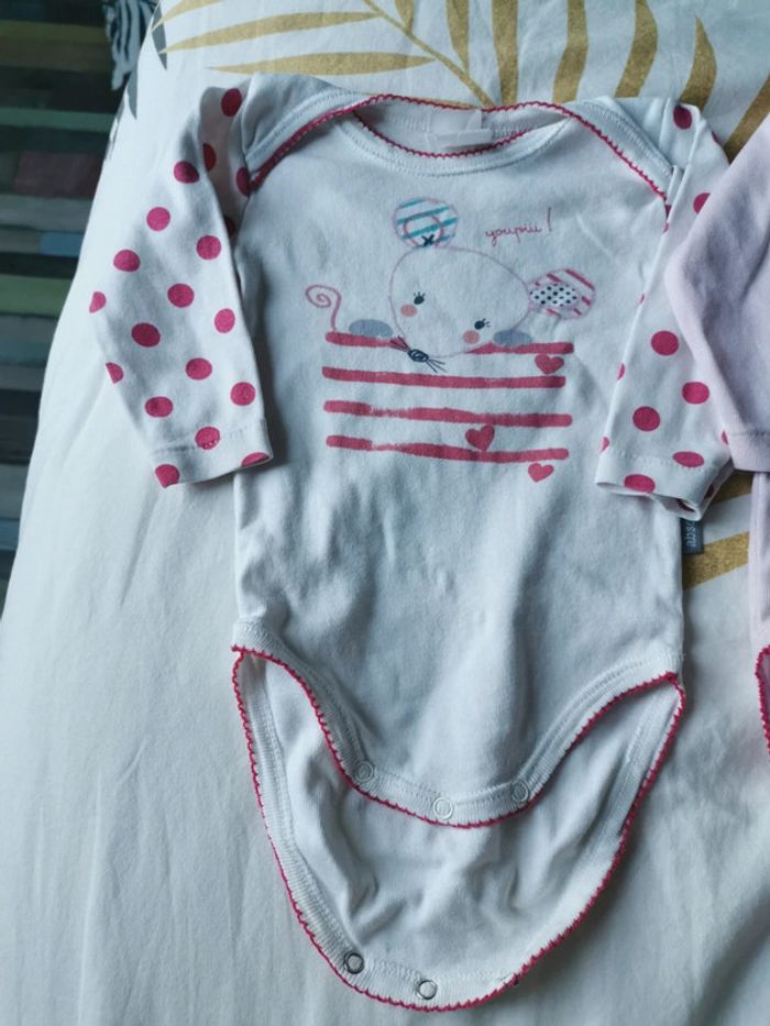 Lot 2 bodies absorba - photo numéro 2