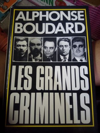 Livre les grands criminels