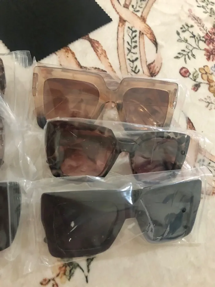 Lunettes de soleil neuve en lot - photo numéro 3
