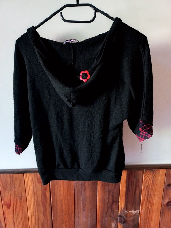 Pull manches courtes avec capuche - photo numéro 2