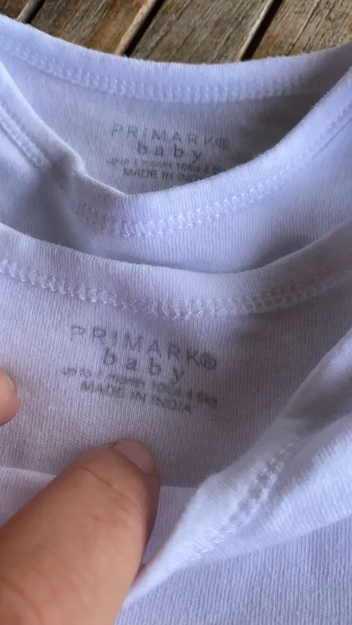 Lot de 2 bodys Primark manches longues - 1 mois - photo numéro 3