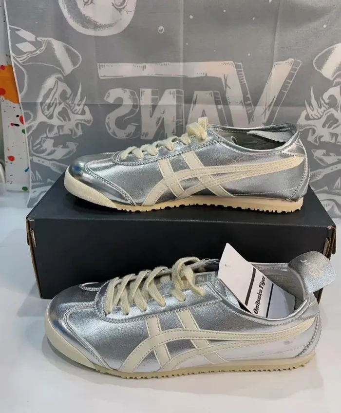 Onitsuka Tiger Mexico 66 Black White taille 40