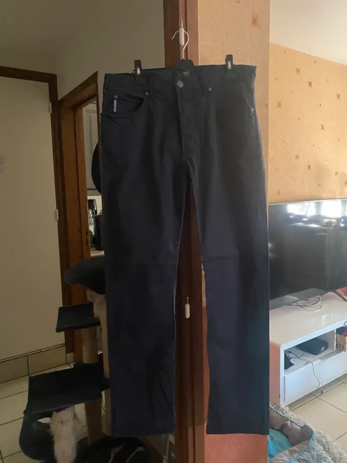 Pantalon Armani Jeans Homme Taille 44 – Élégance et Confort - photo numéro 2