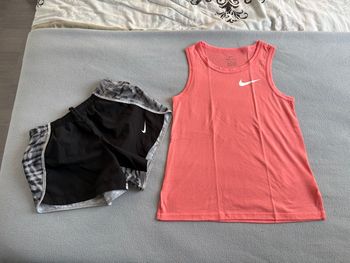Ensemble Nike corail/noir