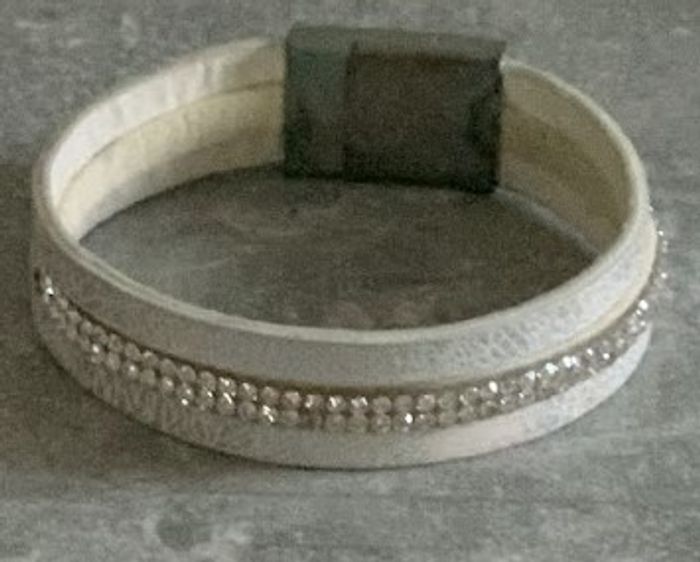 Bracelet manchette femme, fermoir magnétique, - photo numéro 3