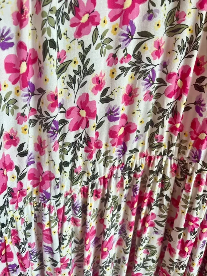 Robe fleurie Kiabi taille 46 - photo numéro 2
