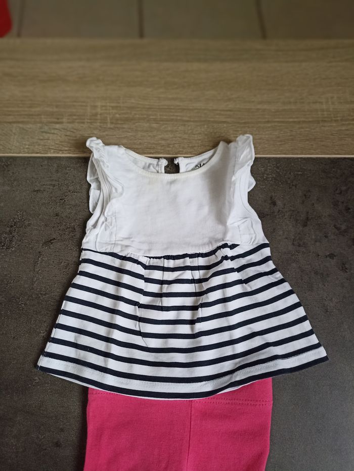 Le legging et la blouse - photo numéro 3