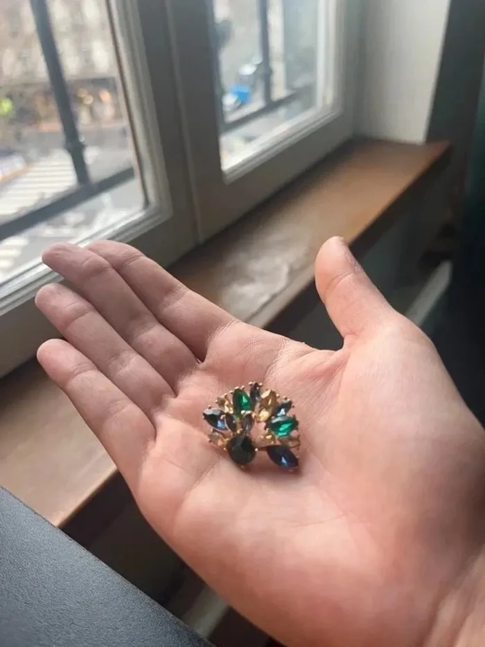 Magnifiques boucles d'oreilles cristaux Zara - photo numéro 2