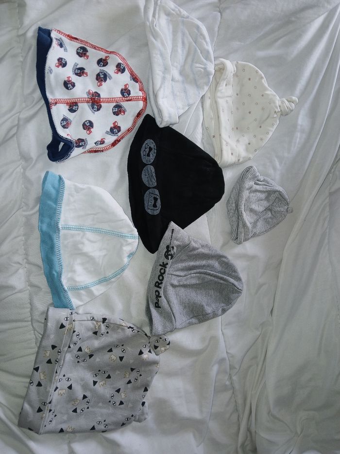 Lot bonnet bébé