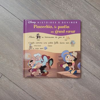 Livre " Pinocchio,  le pantin  au grand coeur.  Disney . Édition  Hachette