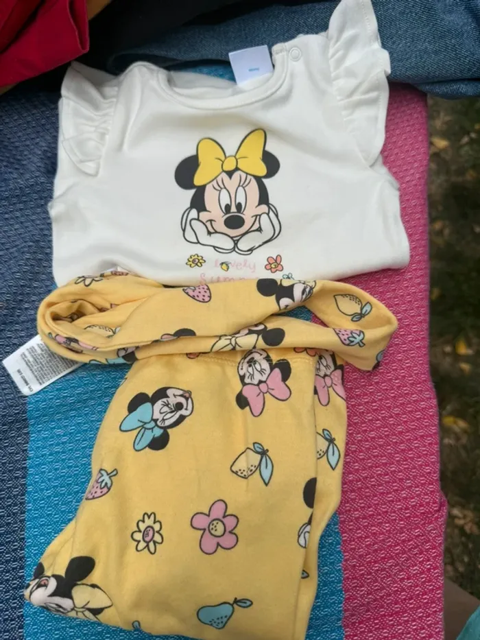Ensemble bébé fille 6 mois neuf avec étiquette