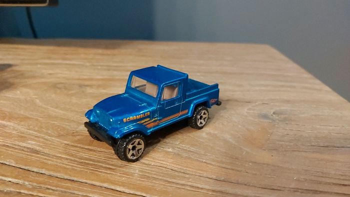 Jeep Chrysler bleue