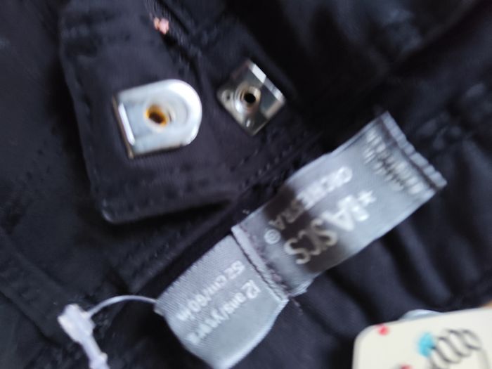 Pantalon neuf 12 ans - photo numéro 3