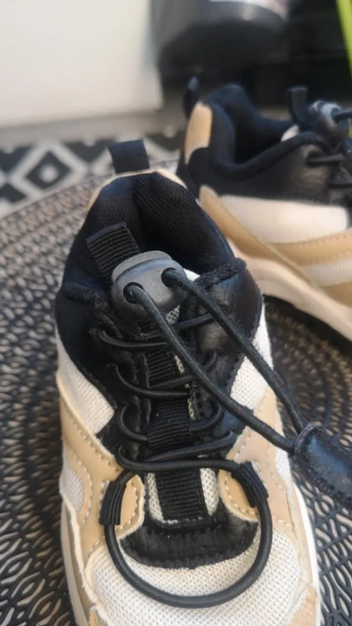 Basket taille 24 noir & beige - photo numéro 3