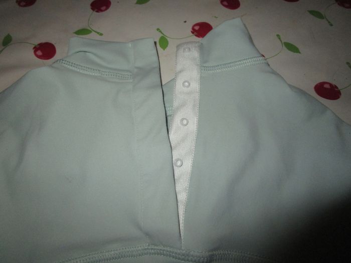 1 t shirt ant uv 1 maillot de bain nabaiji 4/5 ans - photo numéro 3