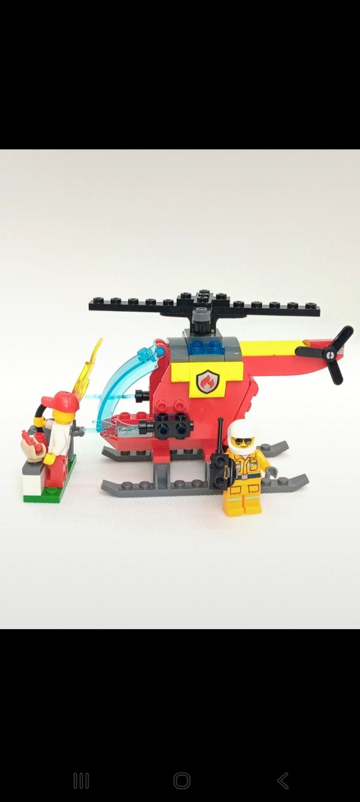 Figurine LEGO City Fire 60318 L’Hélicoptère des Pompiers
Complet - photo numéro 3