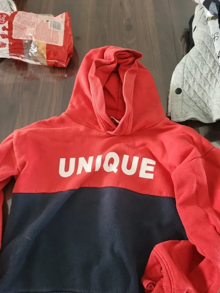 Pull sweat a capuche 6 ans - photo numéro 5